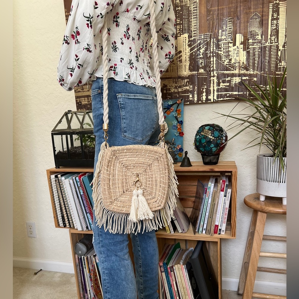 Boho Chic Square  Fringe Handwoven Shoulder Bag - Boho Chic Summer Shoulder Bag